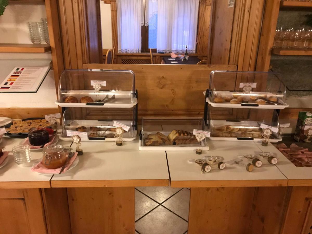 Alpen Hotel Vidi Madonna Eksteriør billede