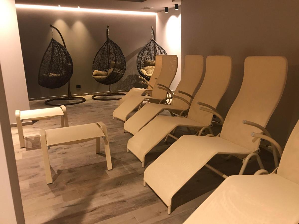 Alpen Hotel Vidi Madonna Eksteriør billede