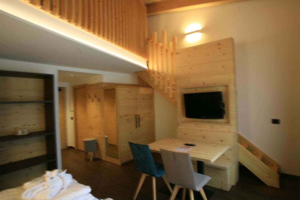 Alpen Hotel Vidi Madonna Eksteriør billede