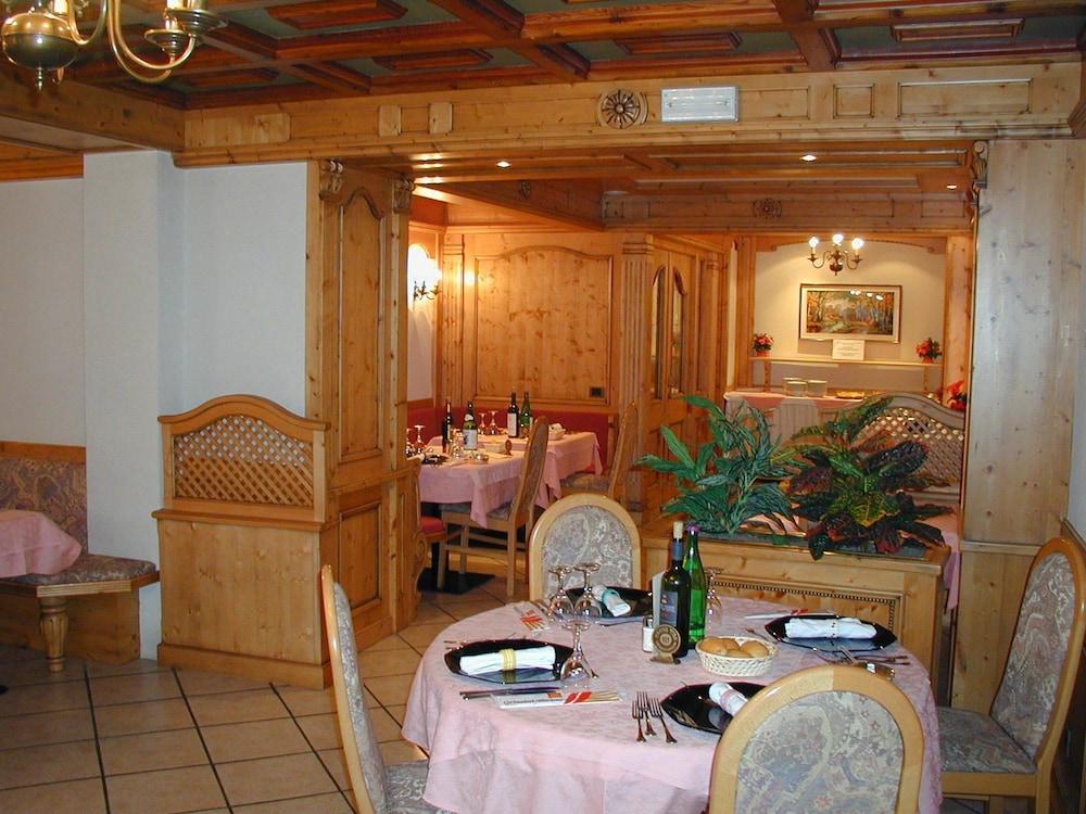 Alpen Hotel Vidi Madonna Eksteriør billede